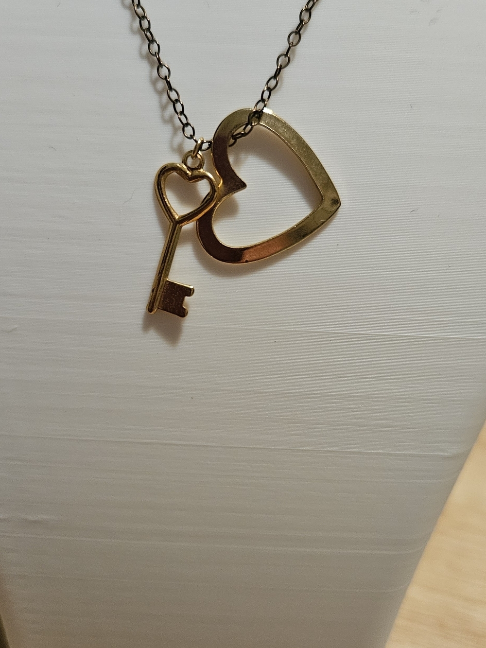 Gold Heart and Key Pendant Necklace. Chain 16"